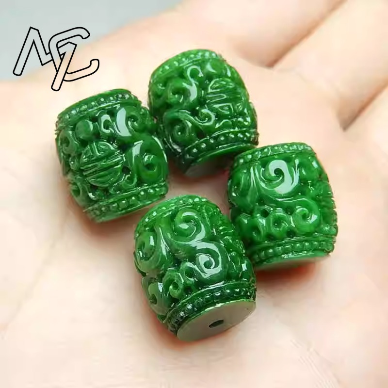 Charm Bracelet Beads - 5 cuentas talladas de Jade VERDE