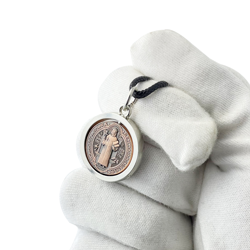 Jewelry & Watches Vitopoulos - Nuevo Collar con Medalla de San