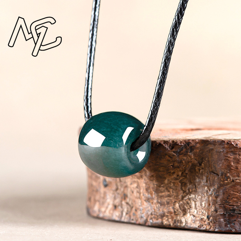 Colgante de Jadeíta Natural de - Jewelry & Watches Vitopoulos reseña y precio